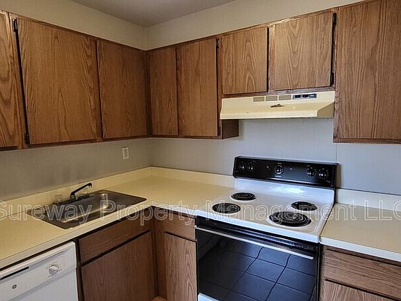 818 Bunting Ln APT B, Clifton Heights, PA 19018 | Zillow