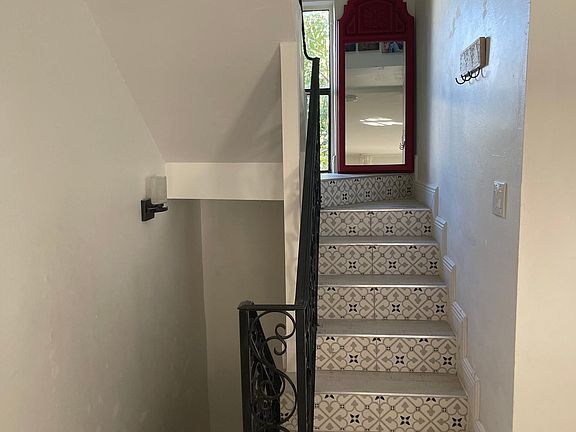 5th image of 2997 Bridgeport Ave