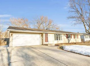 1017 Lee Ave, De Pere, WI 54115
