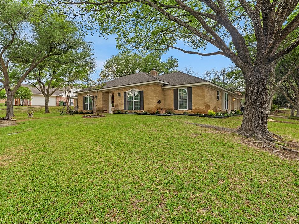 1st image of 10009 Sandalwood Dr