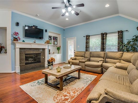 2nd image of 11467 La Grange Dr