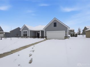 889 Reeder Cir, Dayton, OH 45458