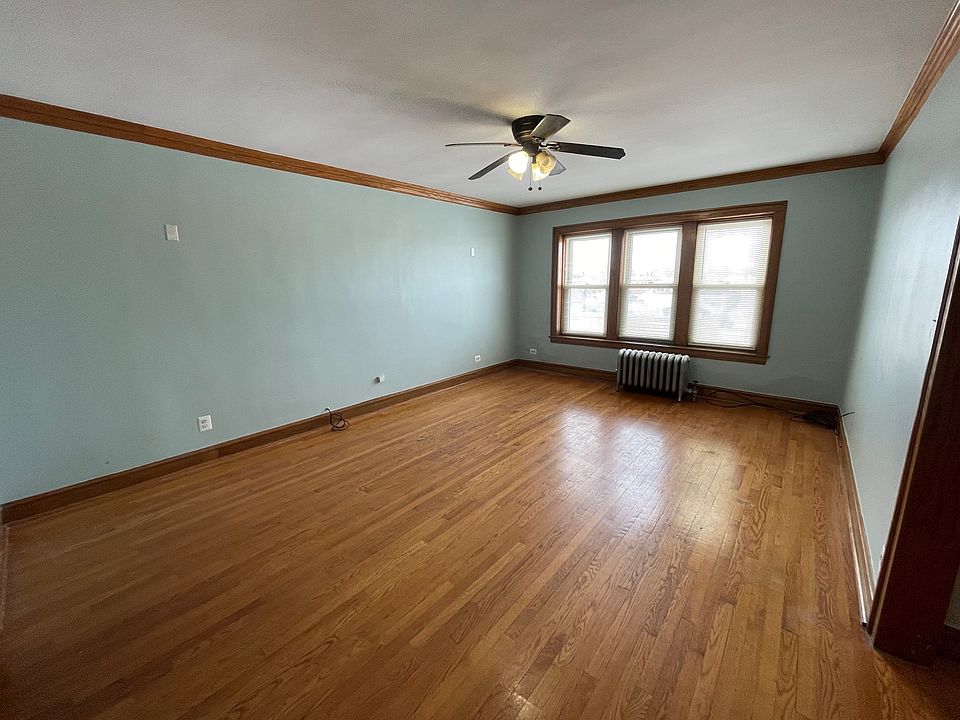 1st image of 5505 W Belmont Ave APT 3