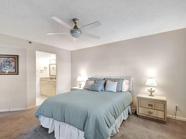 318 Oak Harbour Dr #318 — Photo 15