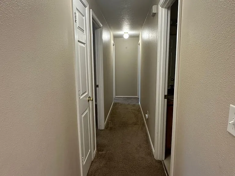 3025 SW Reindeer Ave — Photo 7