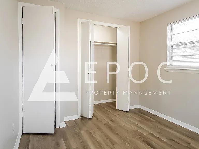 1933 W 49th Pl — Photo 15