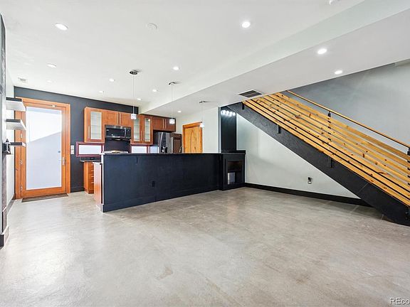 3rd image of 1544 Zenobia Street #103