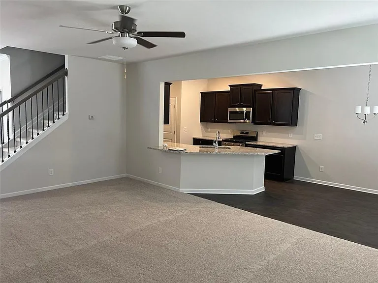 127 Berry Dr — Photo 6
