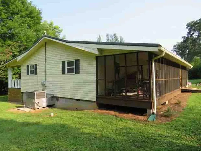 4544 N 27th Hwy — Photo 3