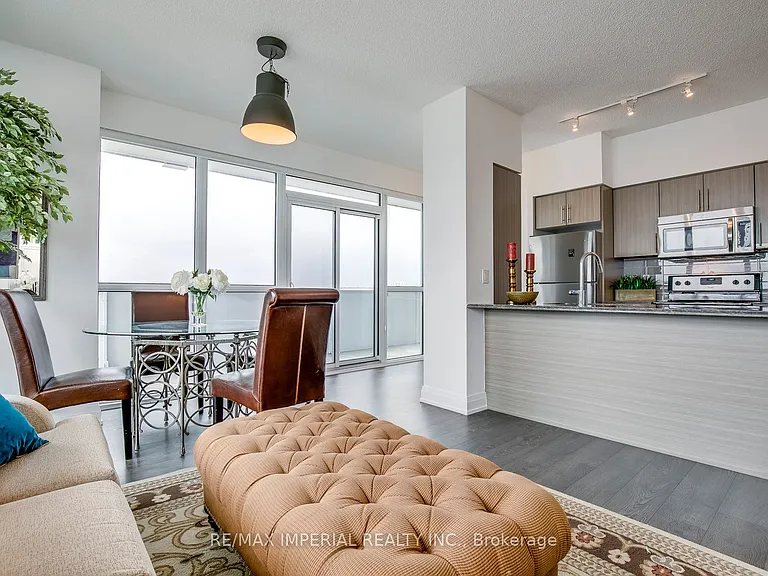 65 Speers Rd #711 — Photo 8