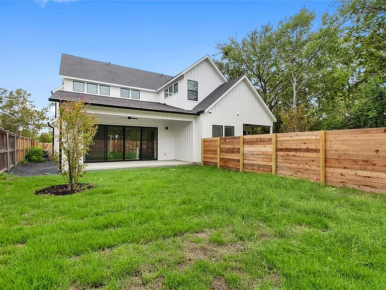 7512 Delafield Ln #A — Photo 5