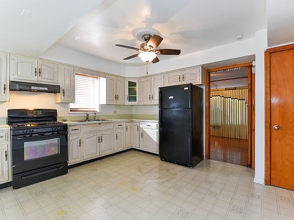5th image of 9607 S Maplewood Ave