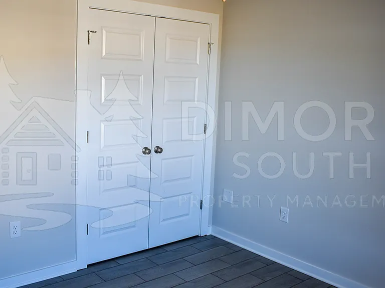 130 East Ave — Photo 13
