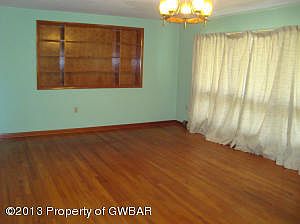 2nd image of 109 Dry Creek Ln
