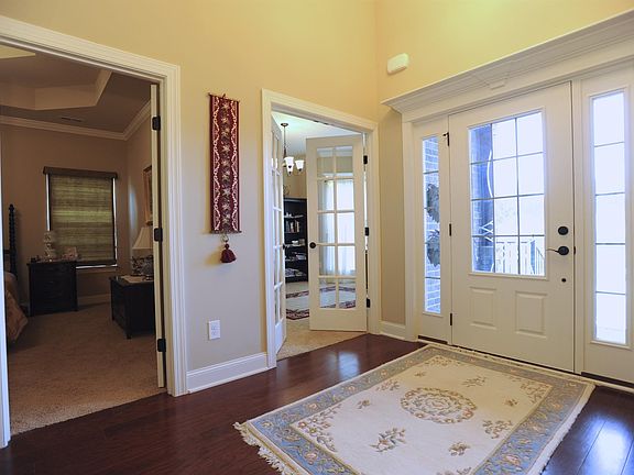 5th image of 513 McGrath Dr