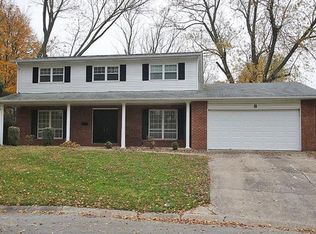 8 W Lakeshore Ct, O'Fallon, IL 62269