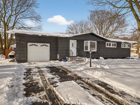 119 Gulino Ave, Camillus, NY 13031