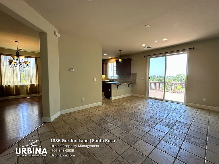1386 Gordon Ln — Photo 11