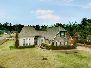 304 Shadywood Ln, Madisonville, LA 70447