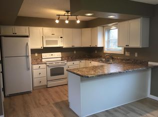 31 Fox Meadow Ln #B, Glen Carbon, IL