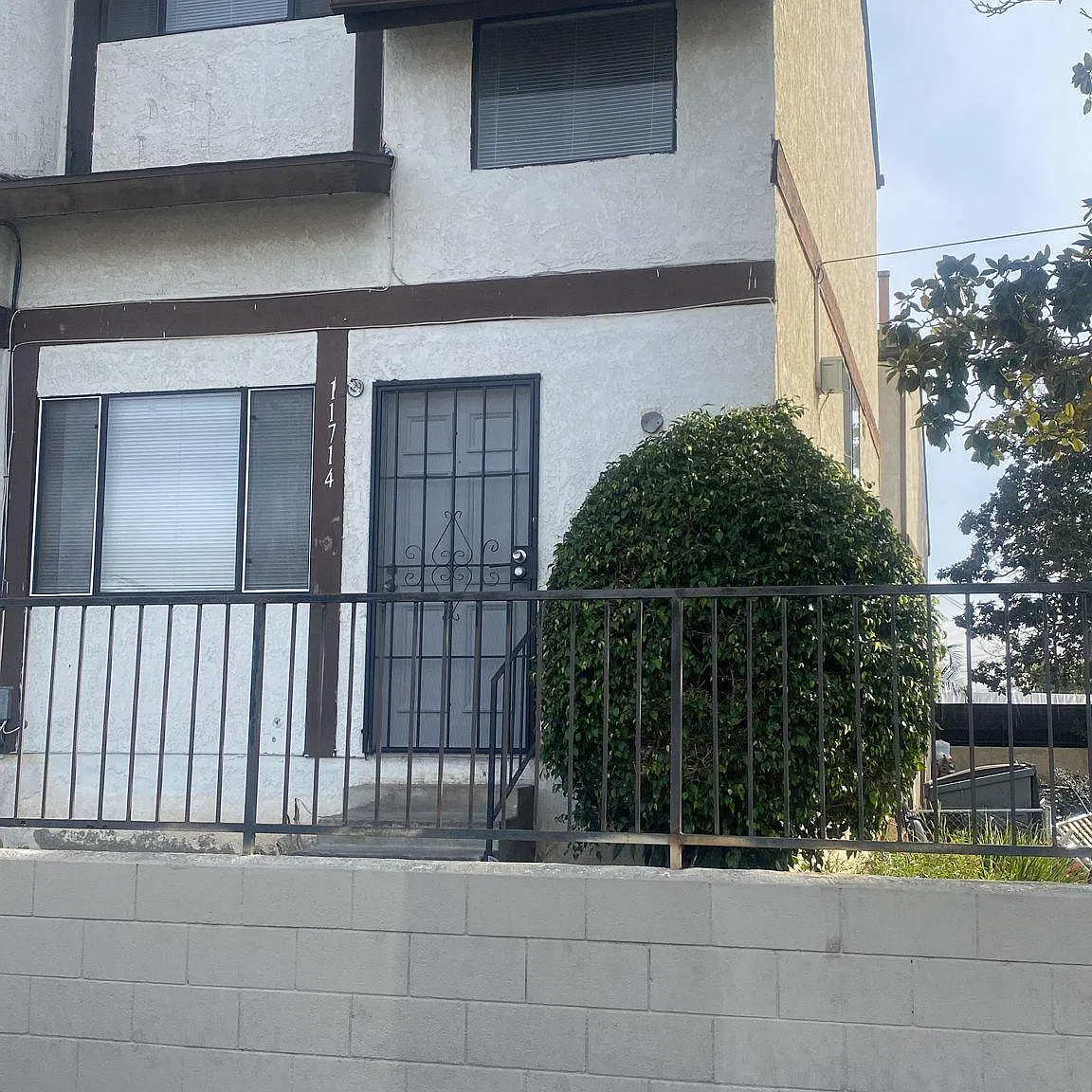 2 bed, 1.5 bath, 1033 sqft, $2,350 — Photo 2