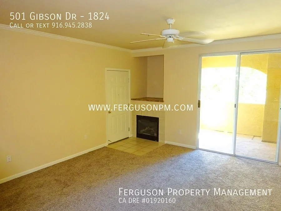 Upper Level Condo with Newer Carpet, Paint and a Garage — Photo 2