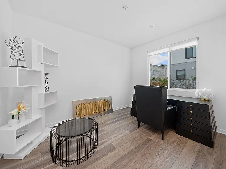 135 Schick — Photo 6