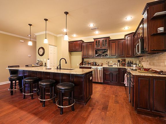 3rd image of 7164 Texas Dr