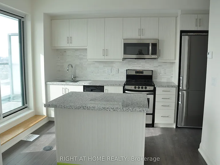 68 Canterbury Pl #1707 — Photo 3