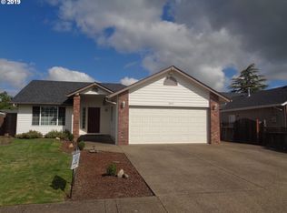 2070 Clark Ave, Cottage Grove, OR 97424