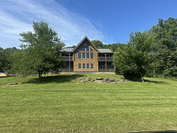 2nd image of 16 Eckert Ln