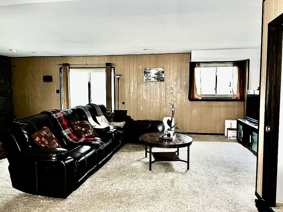 2nd image of 19W565 Deerpath Ln