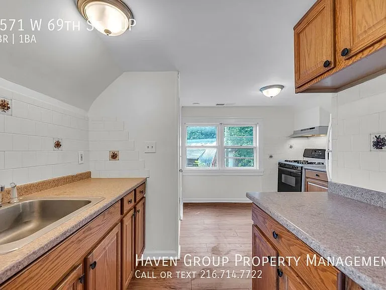 3571 W 69th St #UP — Photo 9