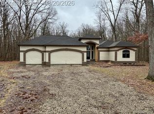10452 E Maple Ave, Davison, MI