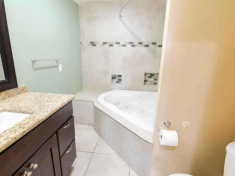 2501 S El Camino Real #202 — Photo 17