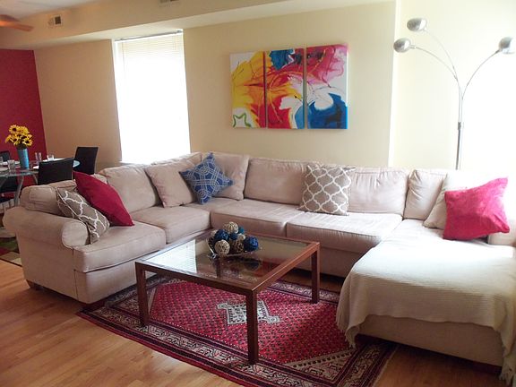 Great Rm. w/hardwd floors