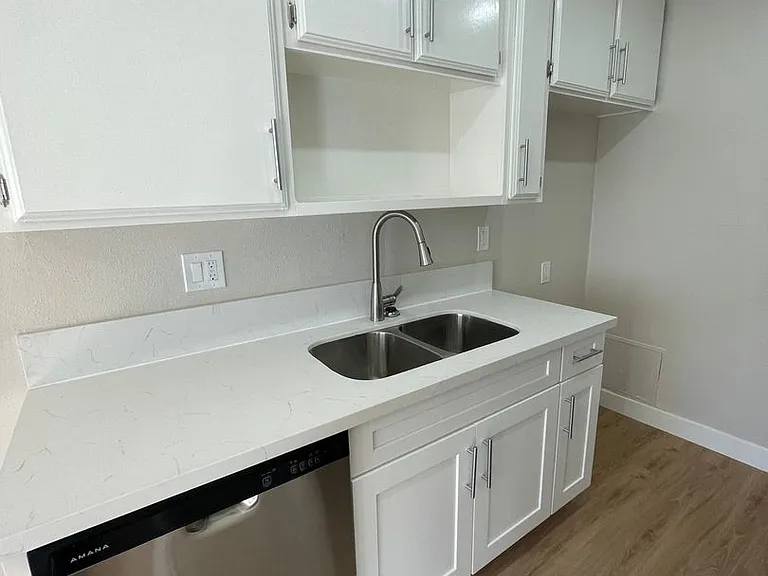 7531 Knott Ave — Photo 7