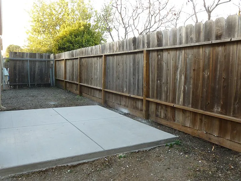 437 Central Ct — Photo 23