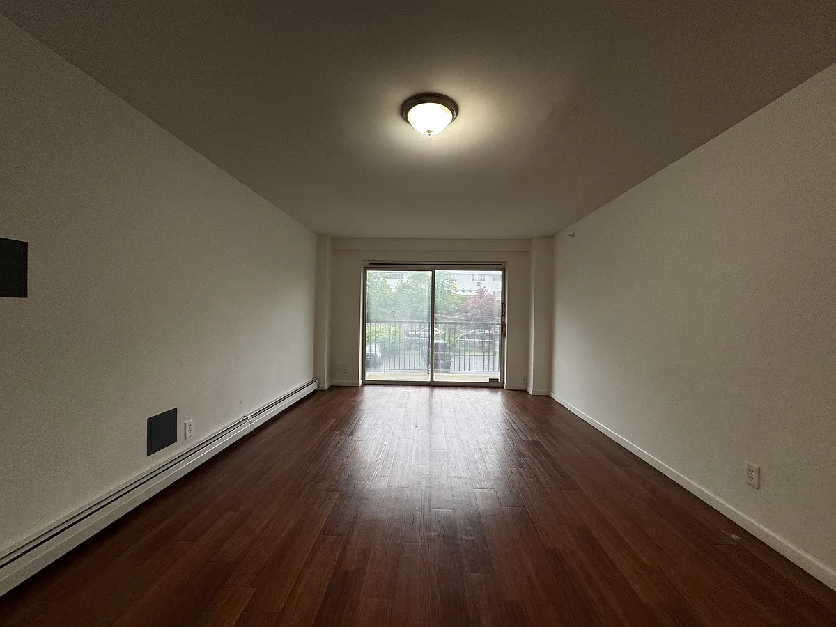 Building Photo - 120-E07 Hillside Ave #E07
