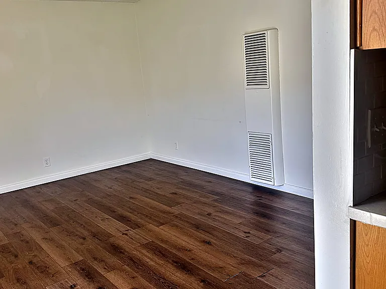 407 Violet Ave #E — Photo 9