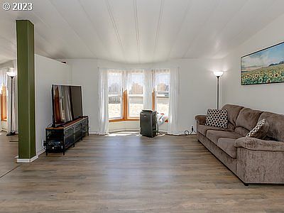 5th image of 9908 NE 86th Way