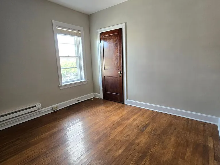 145 E North Ave — Photo 14