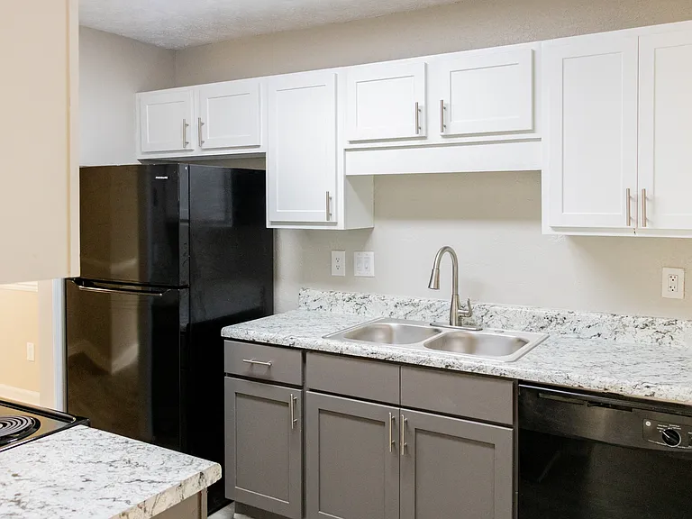 Twin Springs Apartments — Photo 8