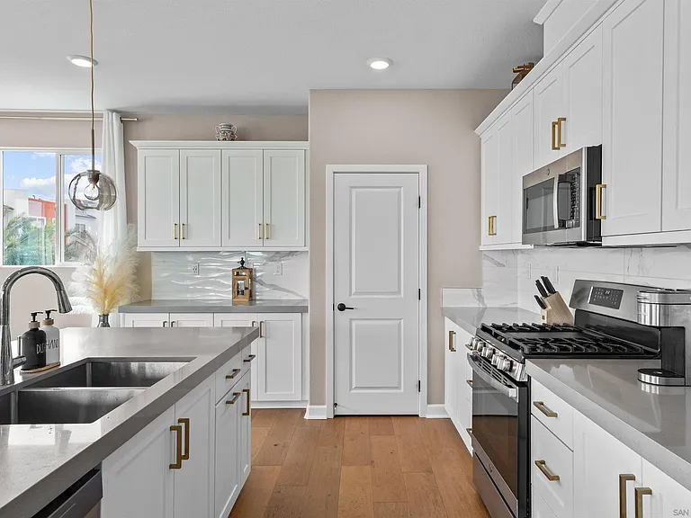 1833 Onyx Ln — Photo 39