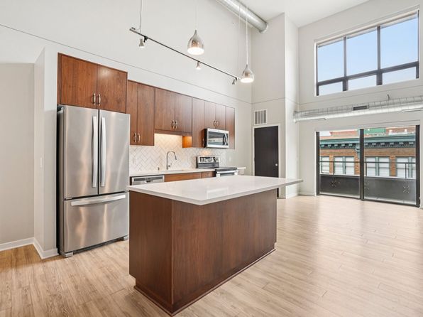 244 4th St E APT 206