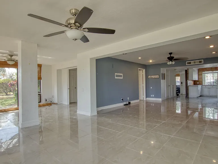 4360 Fountains Dr #4360 — Photo 3