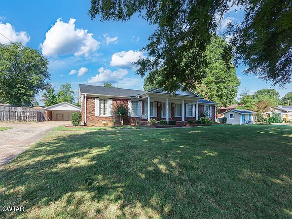 2nd image of 1302 Shady Ln