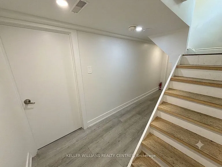 9 Sanderson Rd #LOWER — Photo 18