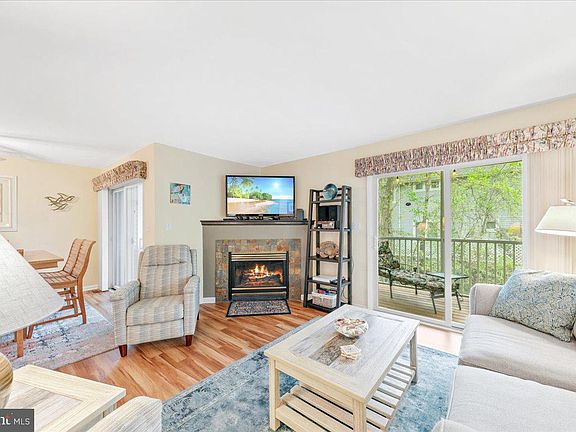 2nd image of 39055 Lakeshore Ct #53066