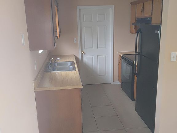 3rd image of 105 Grant Ave